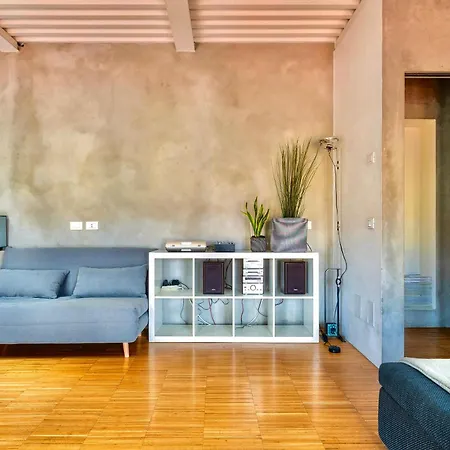 Stairway To The Sky - Brera Solferino Apt