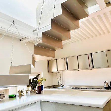 Stairway To The Sky - Brera Solferino Apt *