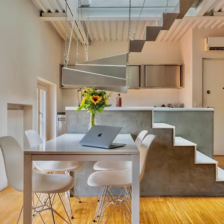 Stairway To The Sky - Brera Solferino Apt Apartamento